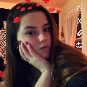 Meet your Posher, Becca